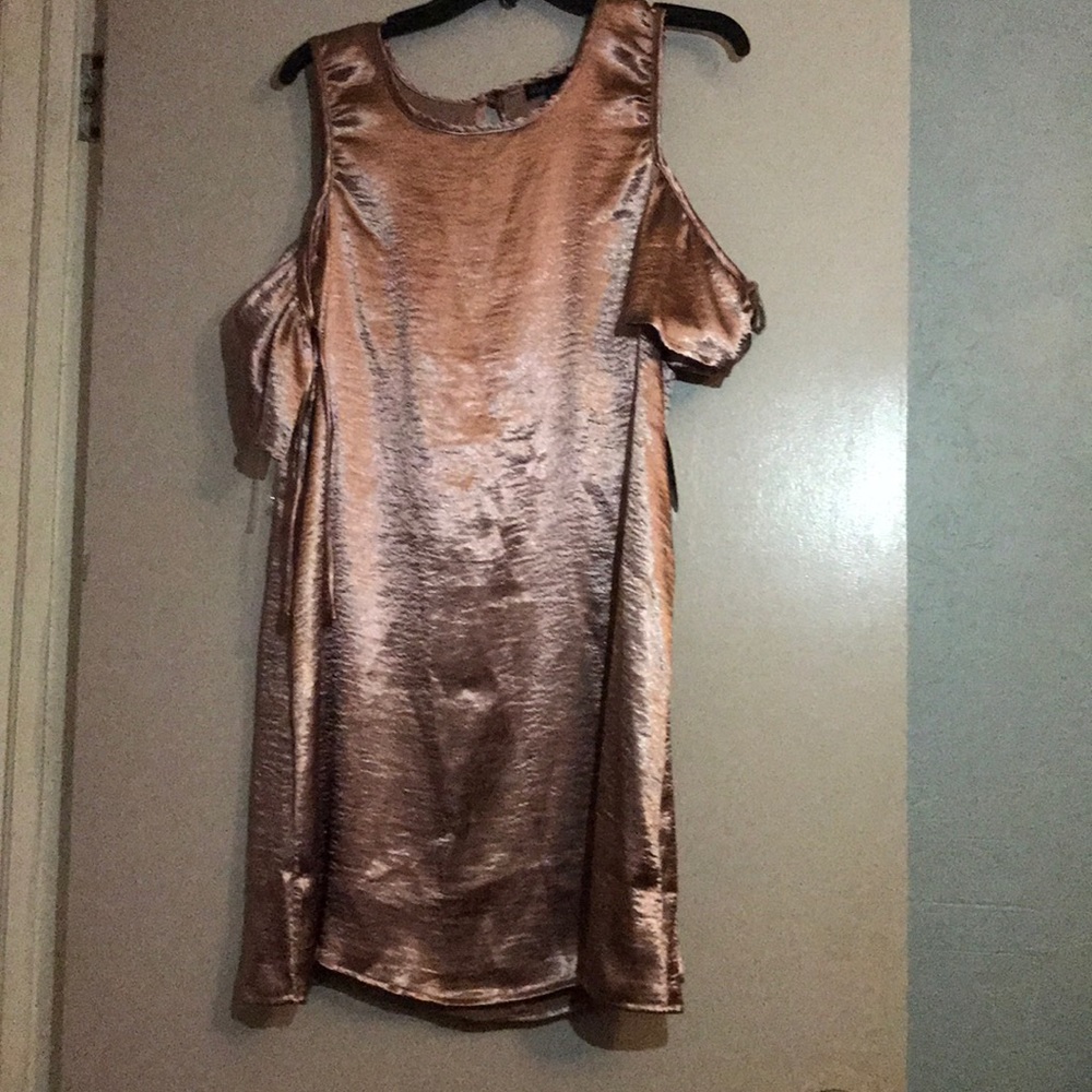 Mini cold shoulder dress with tags never worn !
